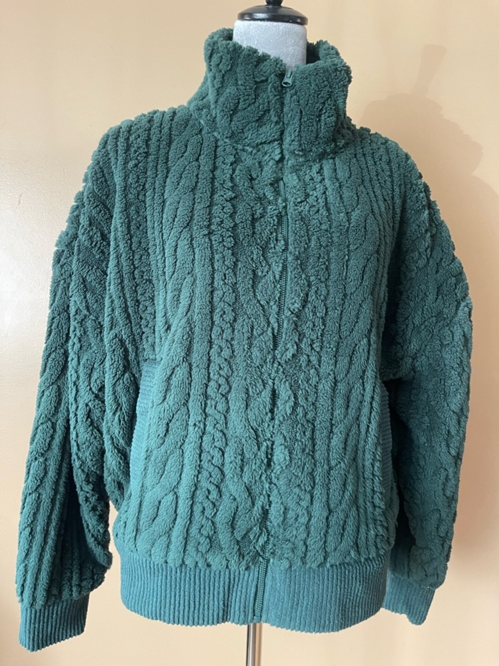 American Eagle Outfitters Green Sherpa Cable Half-Zip Sweater size medium new